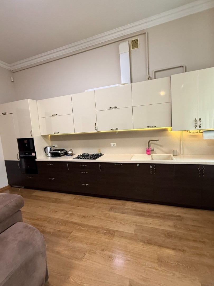 продажа трехкомнатной квартиры номер A-174579 в Приморском районе, фото номер 17